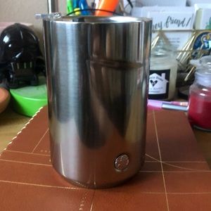 Starbucks stainless steel vaccum sealed tumbler!